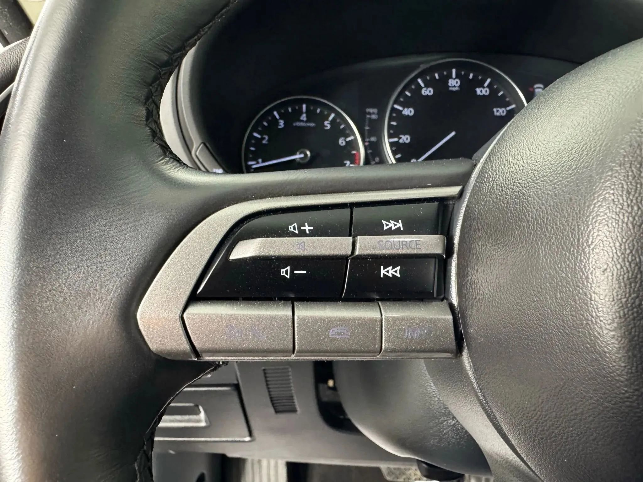 Used 2023 MAZDA MAZDA3 s FWD image 15