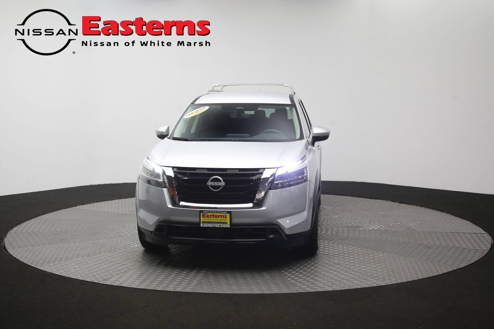Used 2023 Nissan Pathfinder SL AWD/4WD image 54