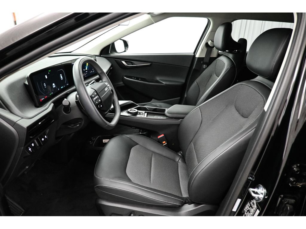 Used 2025 Kia EV6 Light AWD/4WD image 20