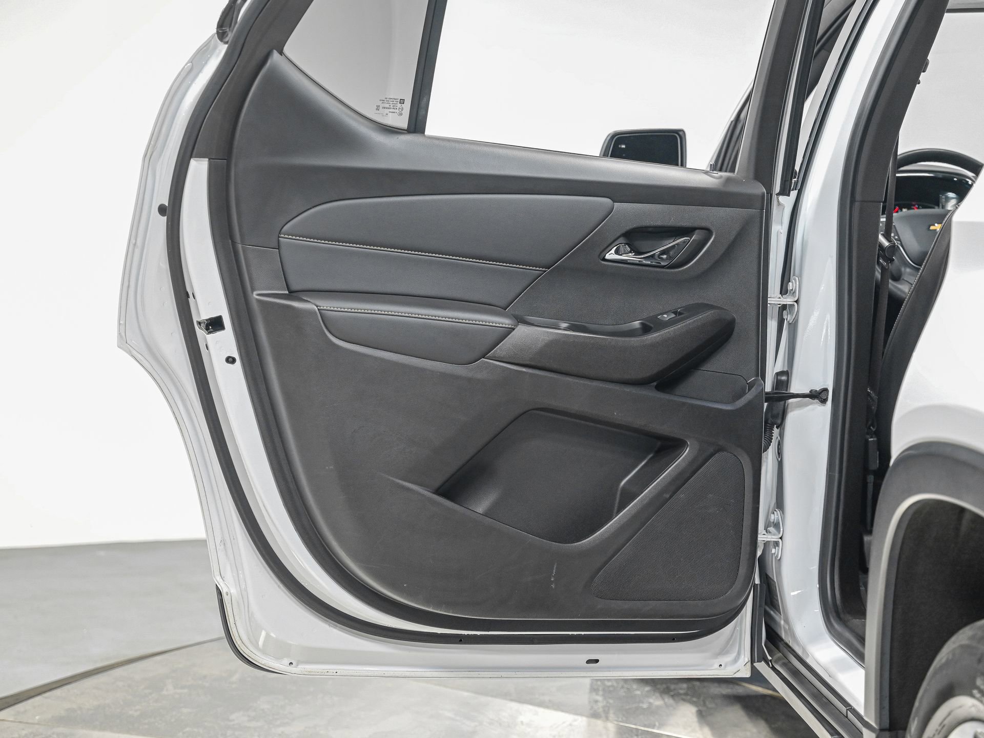 Used 2023 Chevrolet Traverse LT w/ LT Premium Package image 25