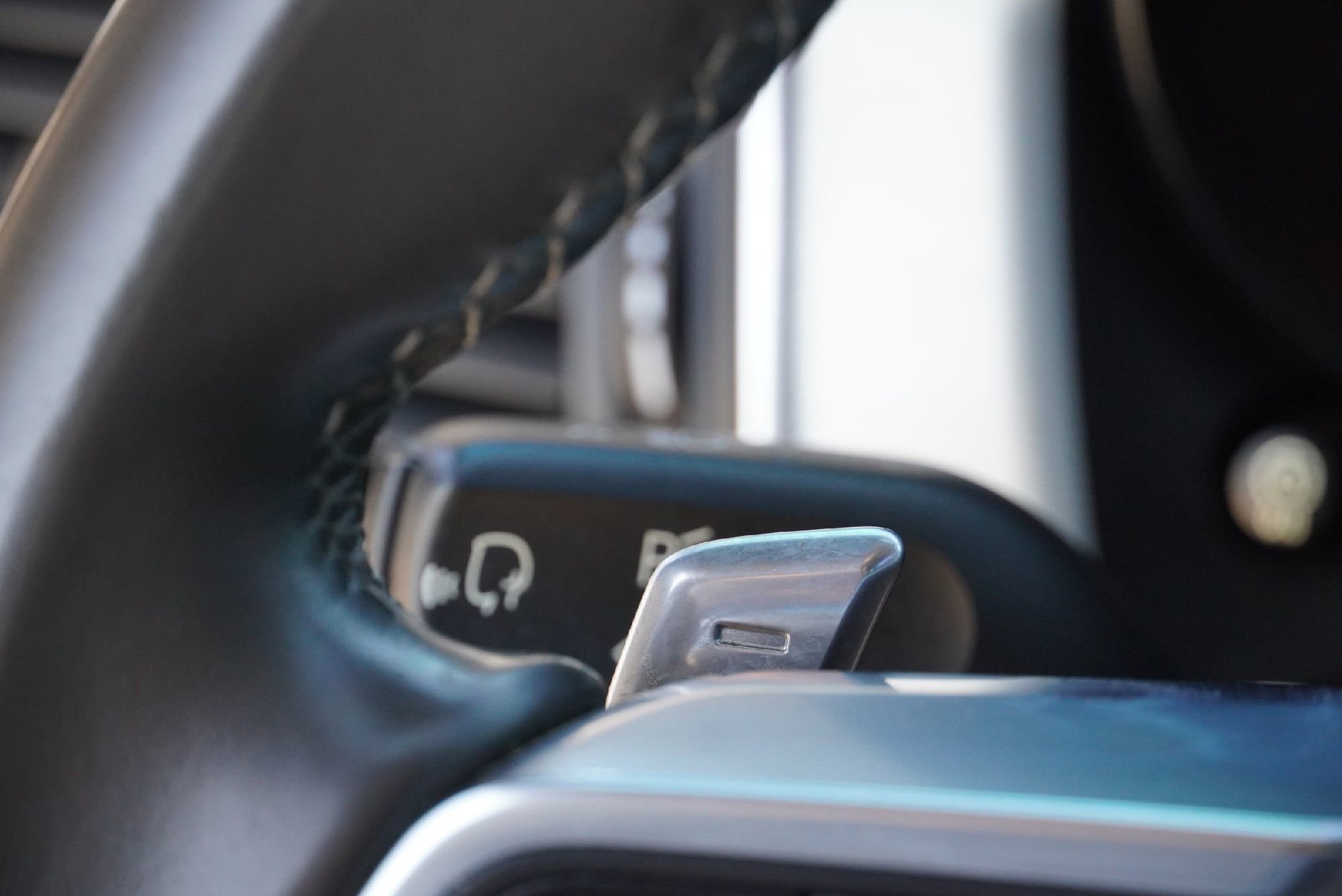 Used 2018 Porsche Macan Turbo image 20