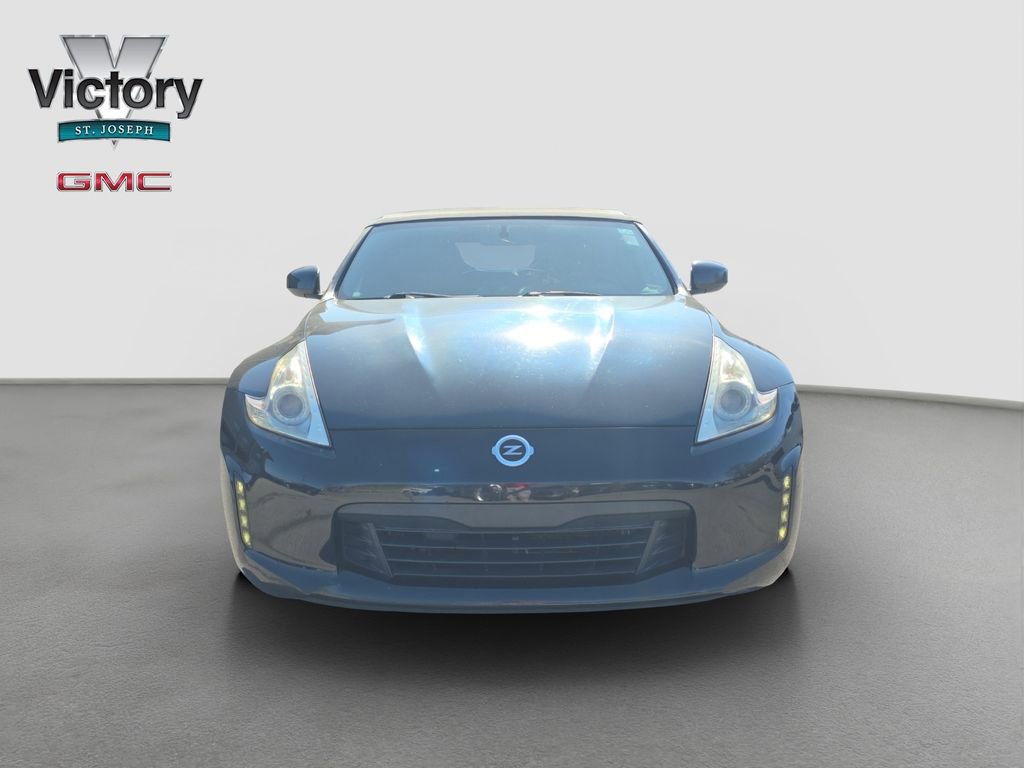Used 2013 Nissan 370Z Roadster image 2