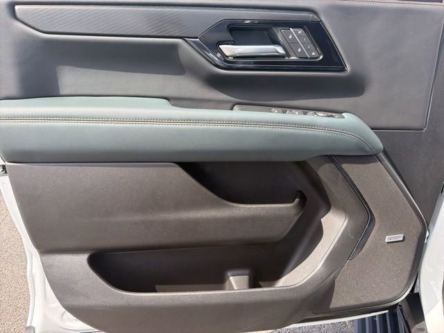 Used 2026 GMC Yukon AT4 w/ AT4 Premium Plus Package AWD/4WD image 12