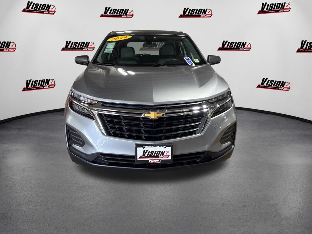 Used 2024 Chevrolet Equinox LS FWD image 2