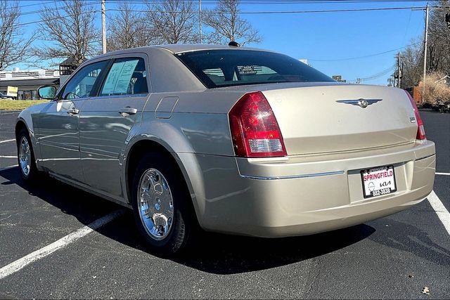 Used 2005 Chrysler 300 Touring image 3