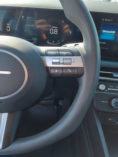 Certified 2025 Hyundai Tucson SE image 23