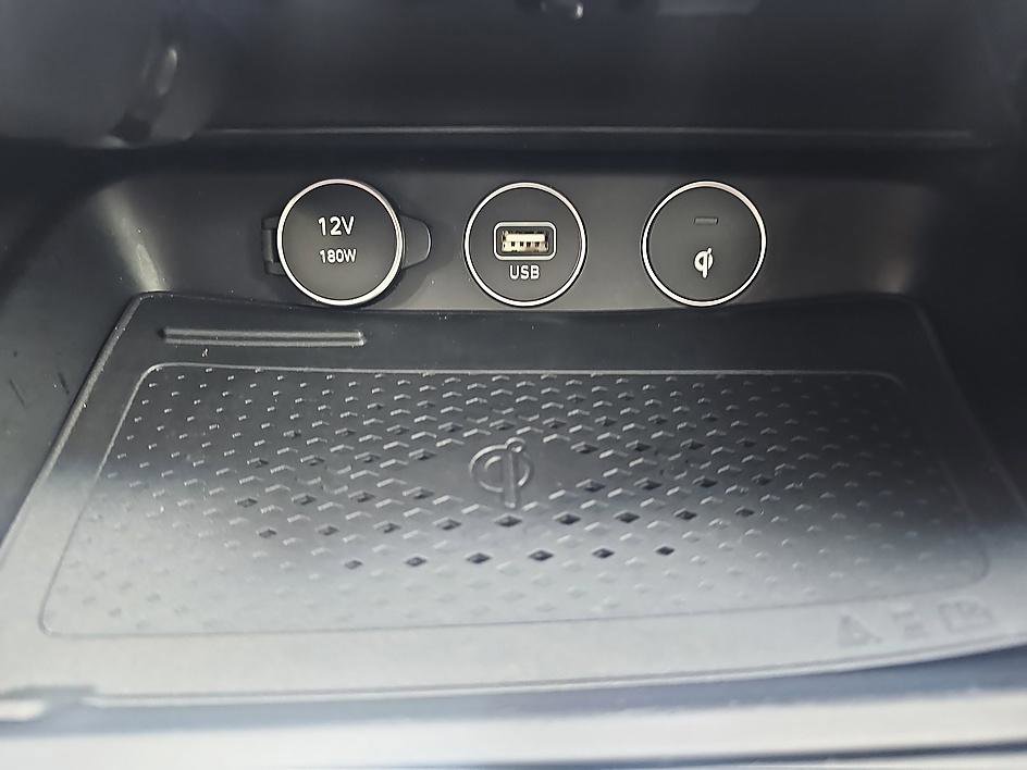 Used 2023 Genesis G70 2.0T w/ Sport Prestige Package image 26