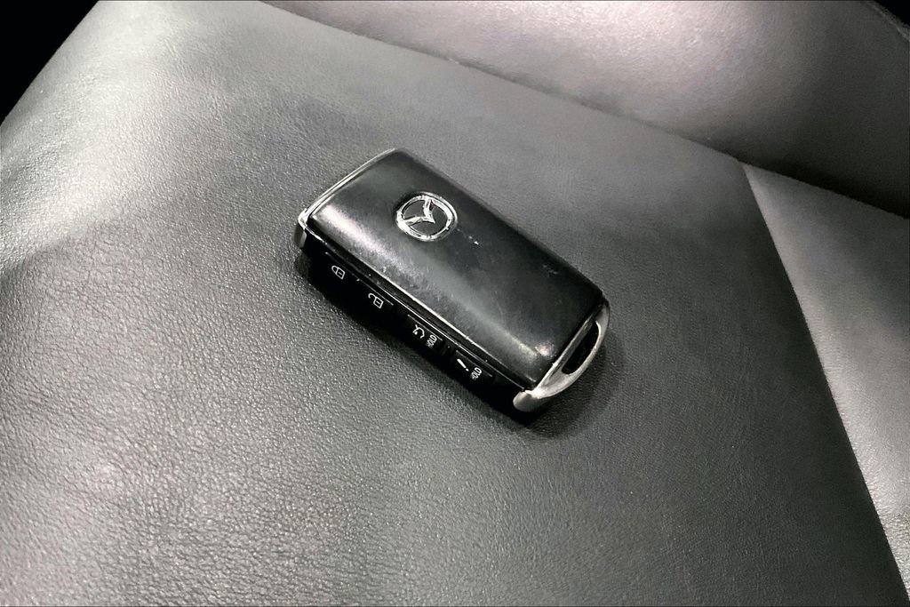 Used 2023 MAZDA MAZDA3 s image 13