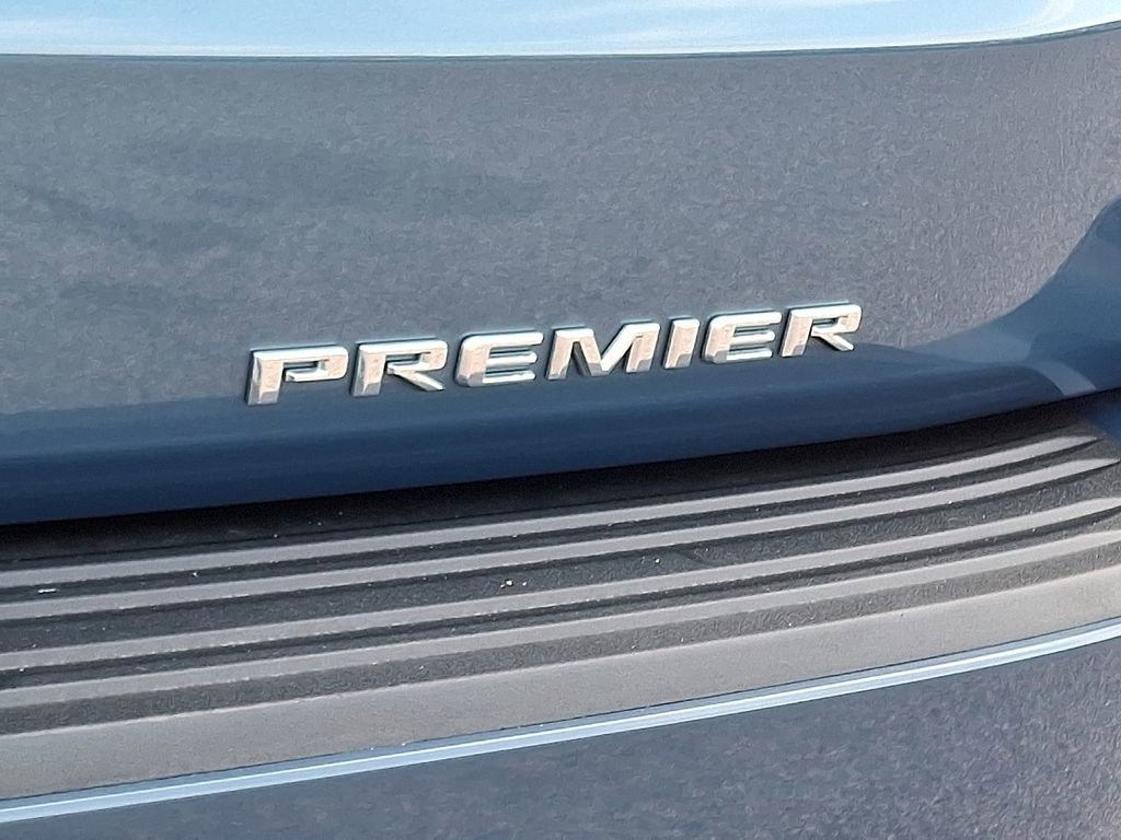 Used 2025 Chevrolet Suburban Premier image 31