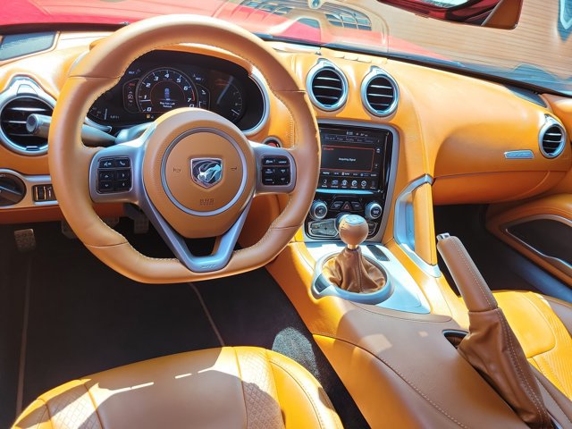 Used 2013 SRT Viper GTS w/ GTS Laguna Interior Pkg RWD image 11