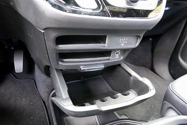 New 2026 Chrysler Pacifica Select AWD/4WD image 34