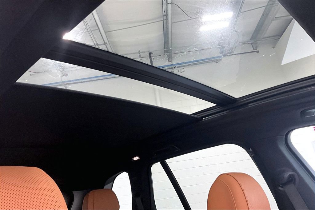 Used 2023 BMW X5 xDrive40i w/ Parking Assistance Package image 17