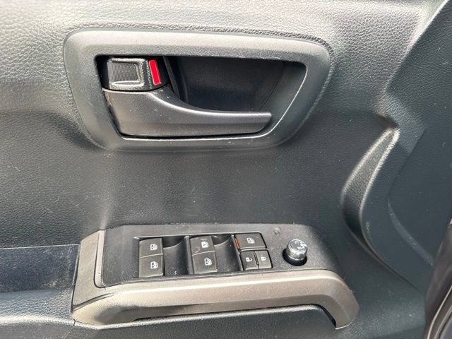 Used 2017 Toyota Tacoma TRD Off-Road AWD/4WD image 29