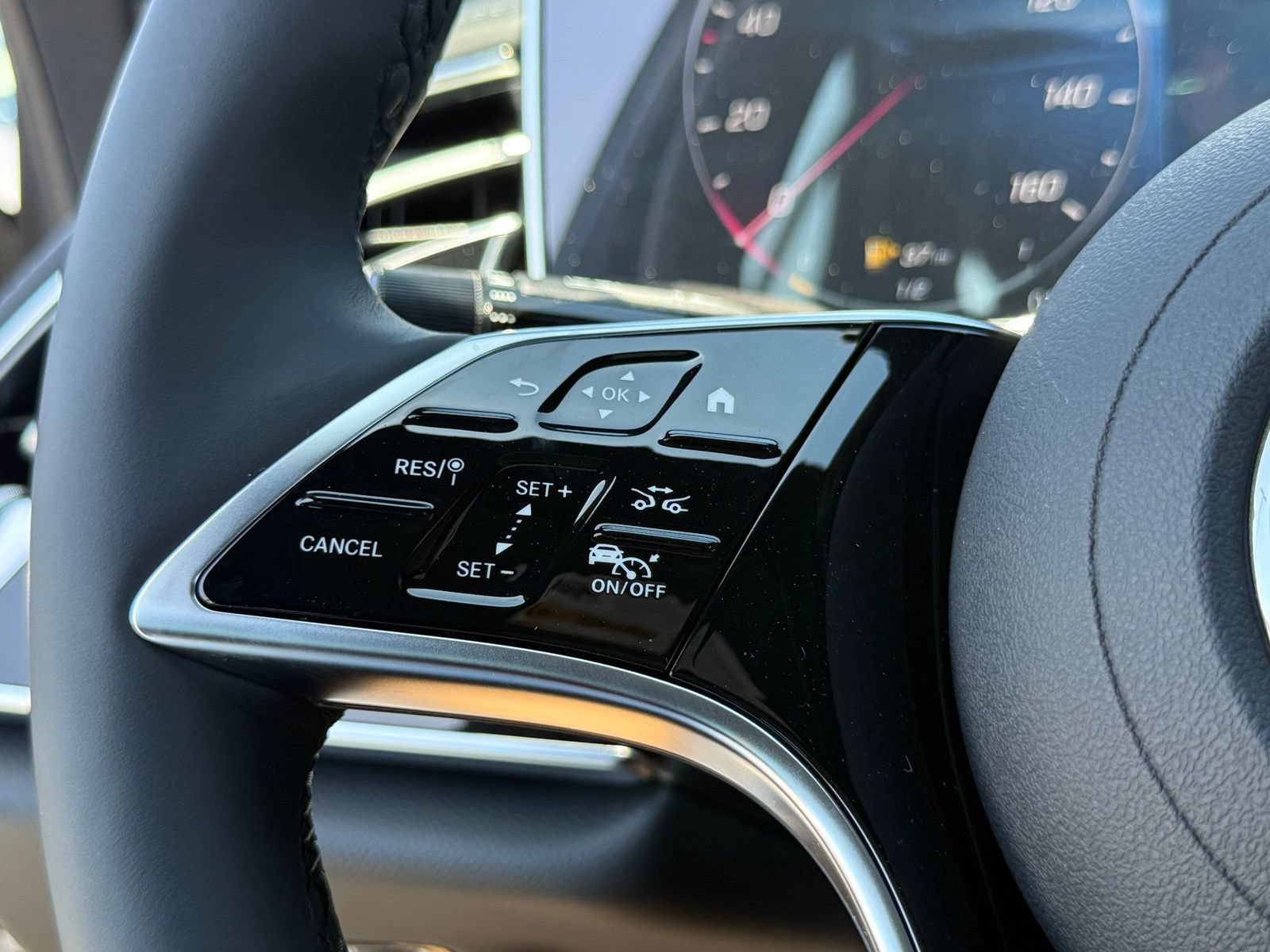 New 2026 Mercedes-Benz E 450 4MATIC Sedan image 24
