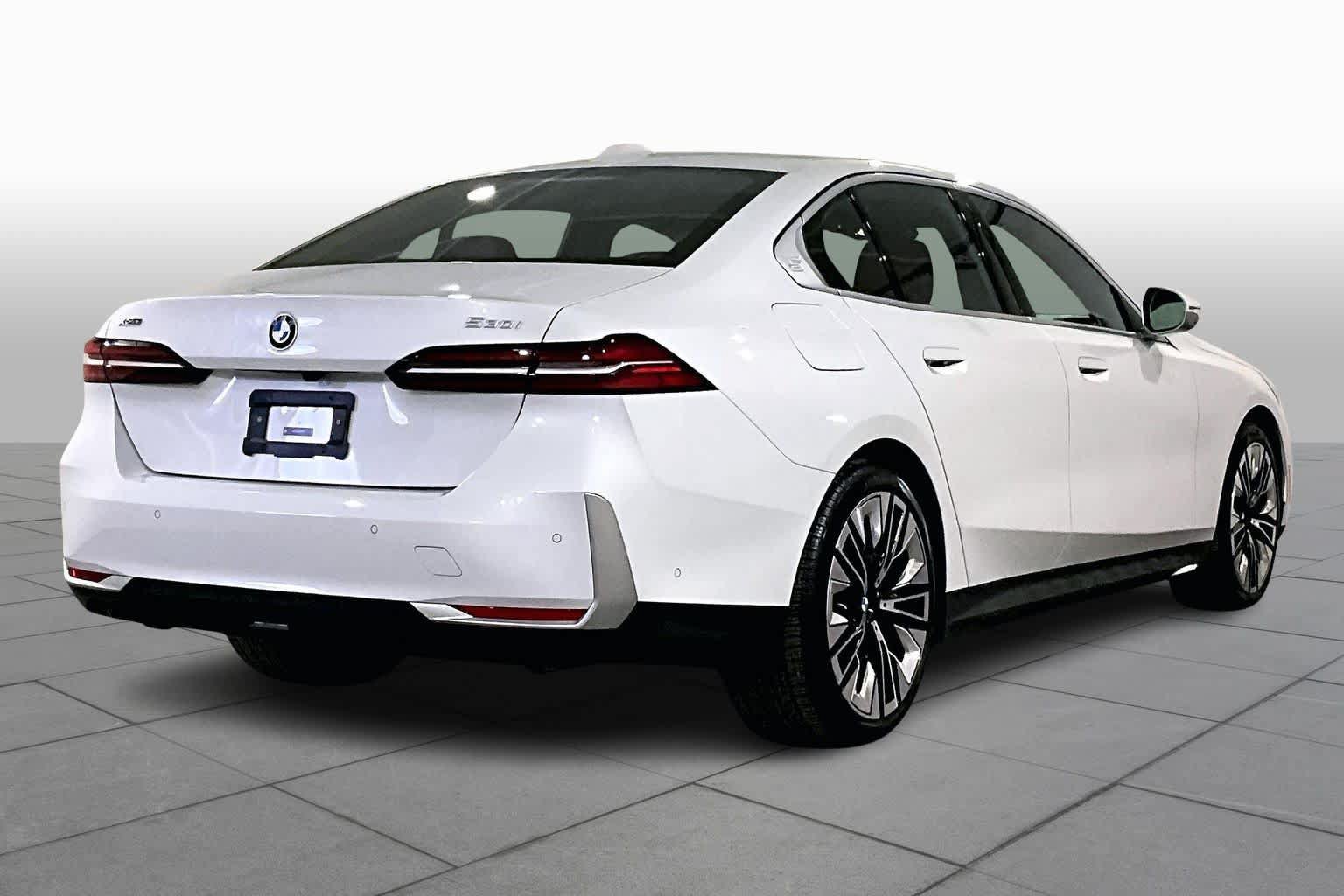 Certified 2026 BMW 530i xDrive w/ Premium Package AWD/4WD image 12