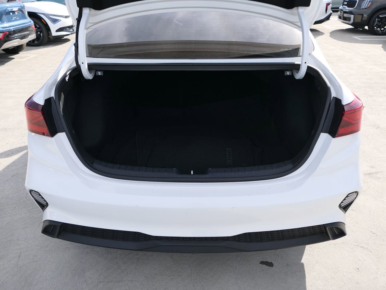 Used 2022 Kia Forte LXS image 24