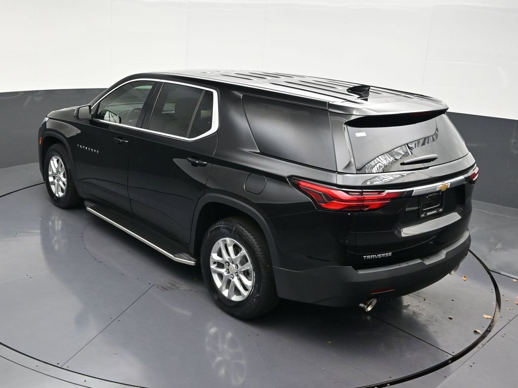 Used 2023 Chevrolet Traverse LS image 24