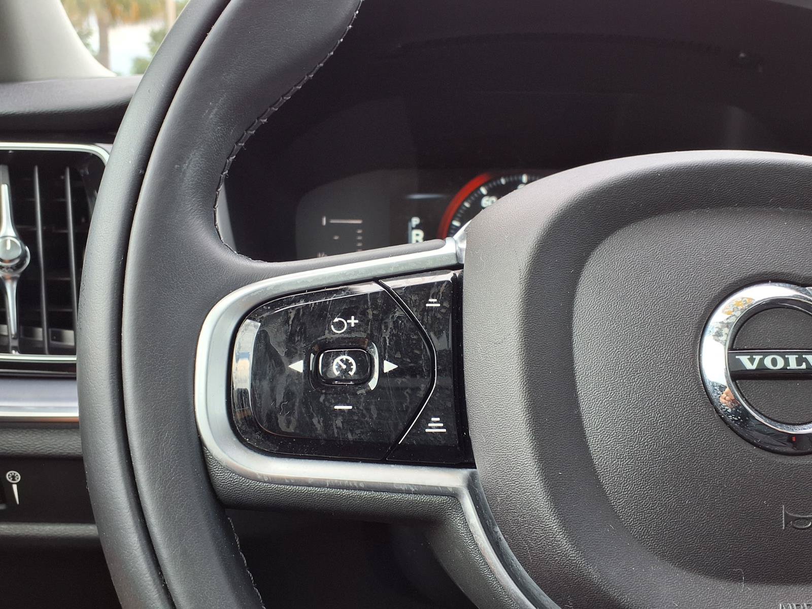 Used 2019 Volvo S60 T6 Momentum w/ Premium Package AWD/4WD image 29