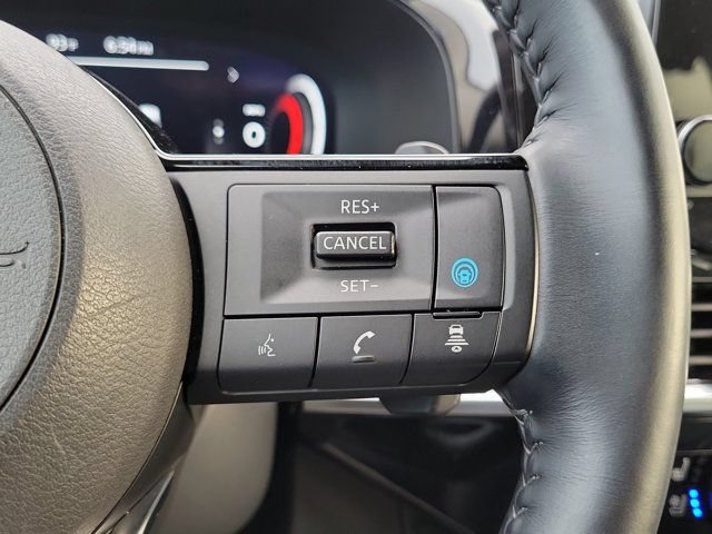 Used 2024 Nissan Pathfinder Platinum w/ Black Appearance Package FWD image 32