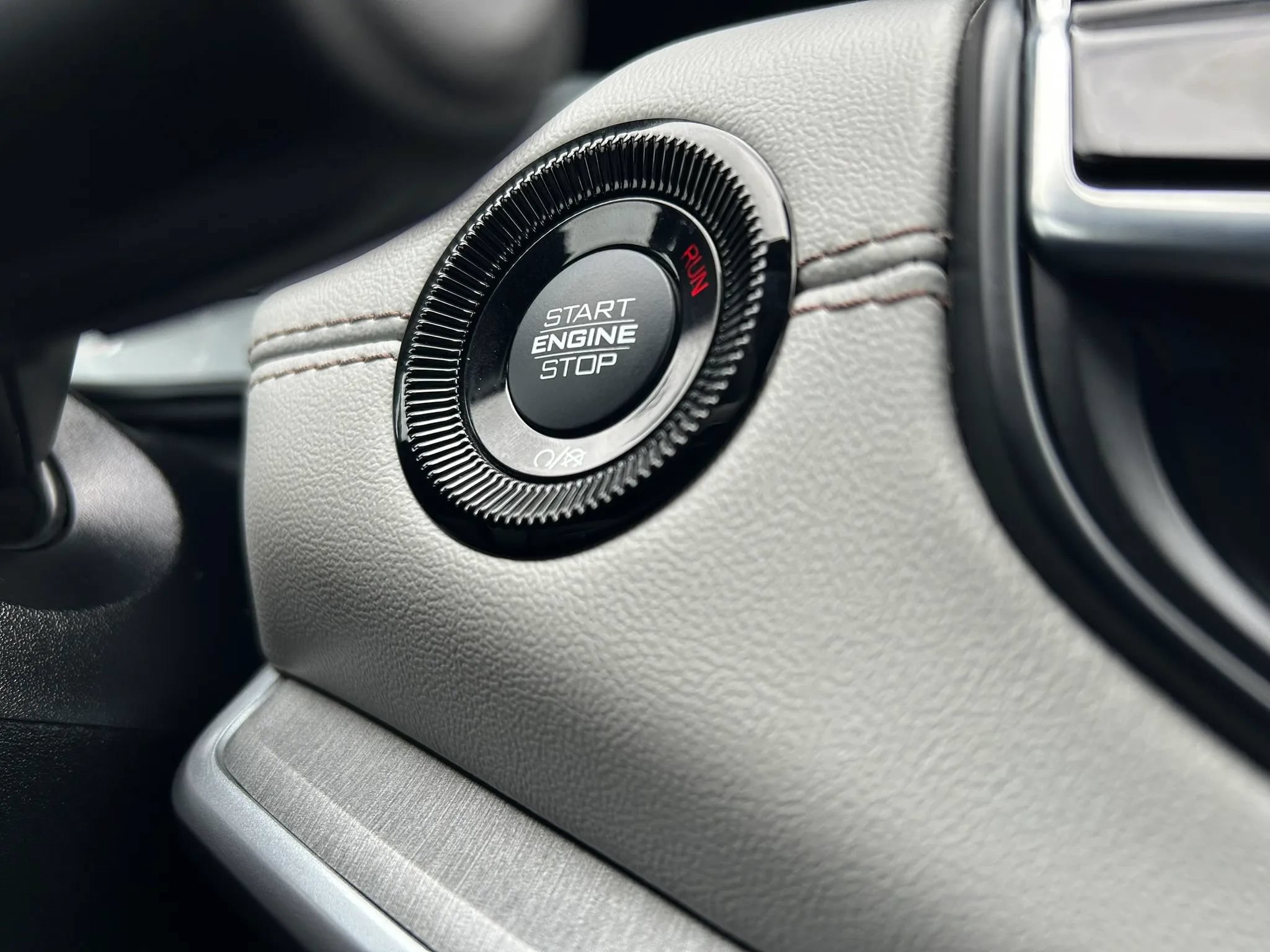 Used 2025 Jeep Compass Limited image 20