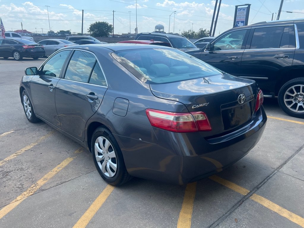 Used 2009 Toyota Camry LE FWD image 4