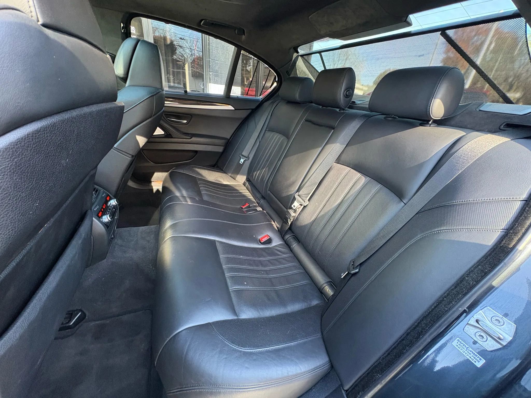 Used 2013 BMW M5 Sedan 4D w/ Executive Pkg RWD image 15