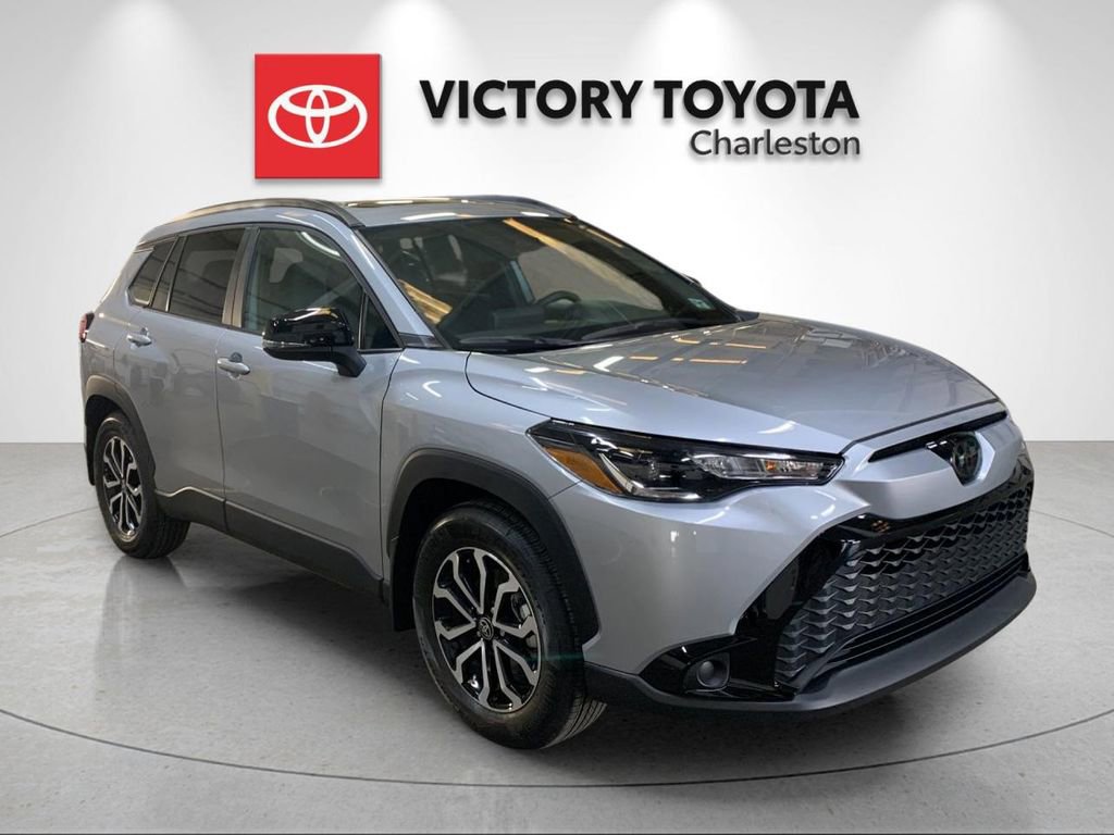 Used 2025 Toyota Corolla Cross AWD Hybrid w/ Moonroof Package image 5