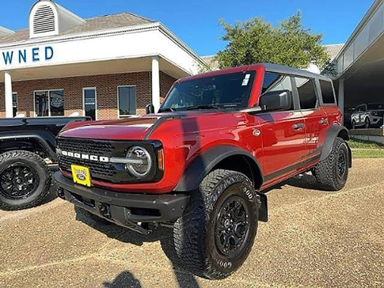 Used 2023 Ford Bronco Wildtrak image 4