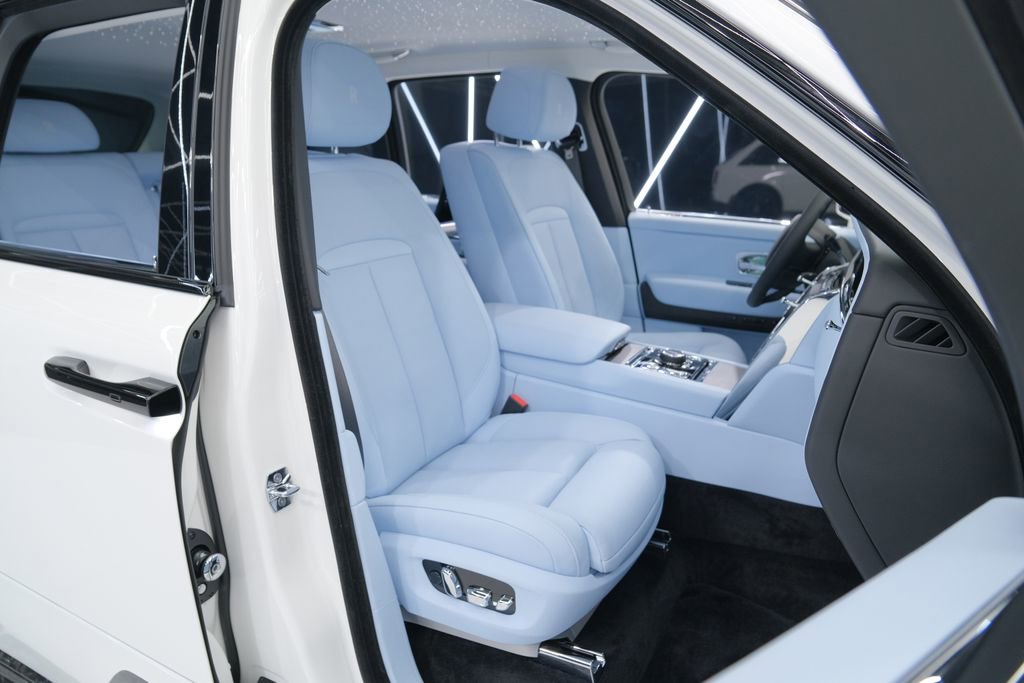Used 2026 Rolls-Royce Cullinan image 45