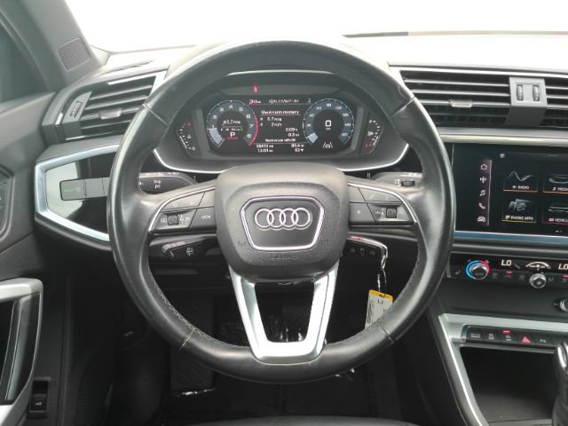 Used 2022 Audi Q3 2.0T Premium AWD/4WD image 32