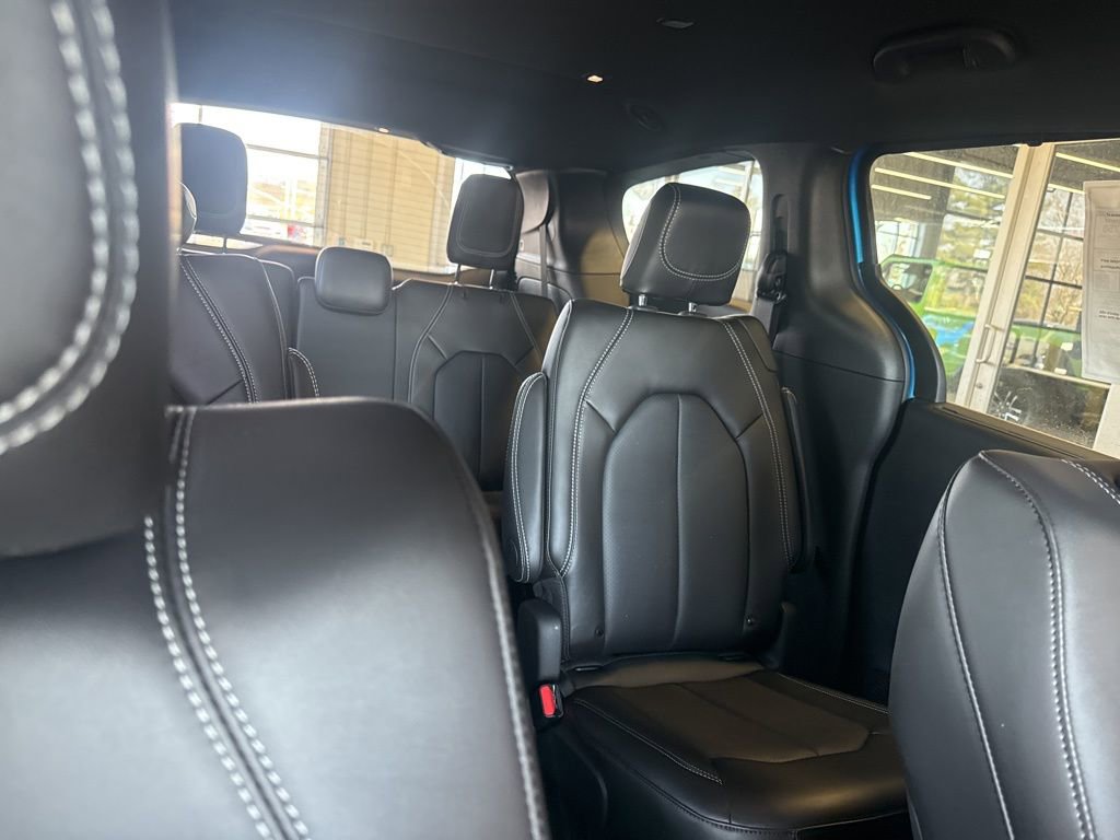 New 2026 Chrysler Pacifica Select FWD image 55