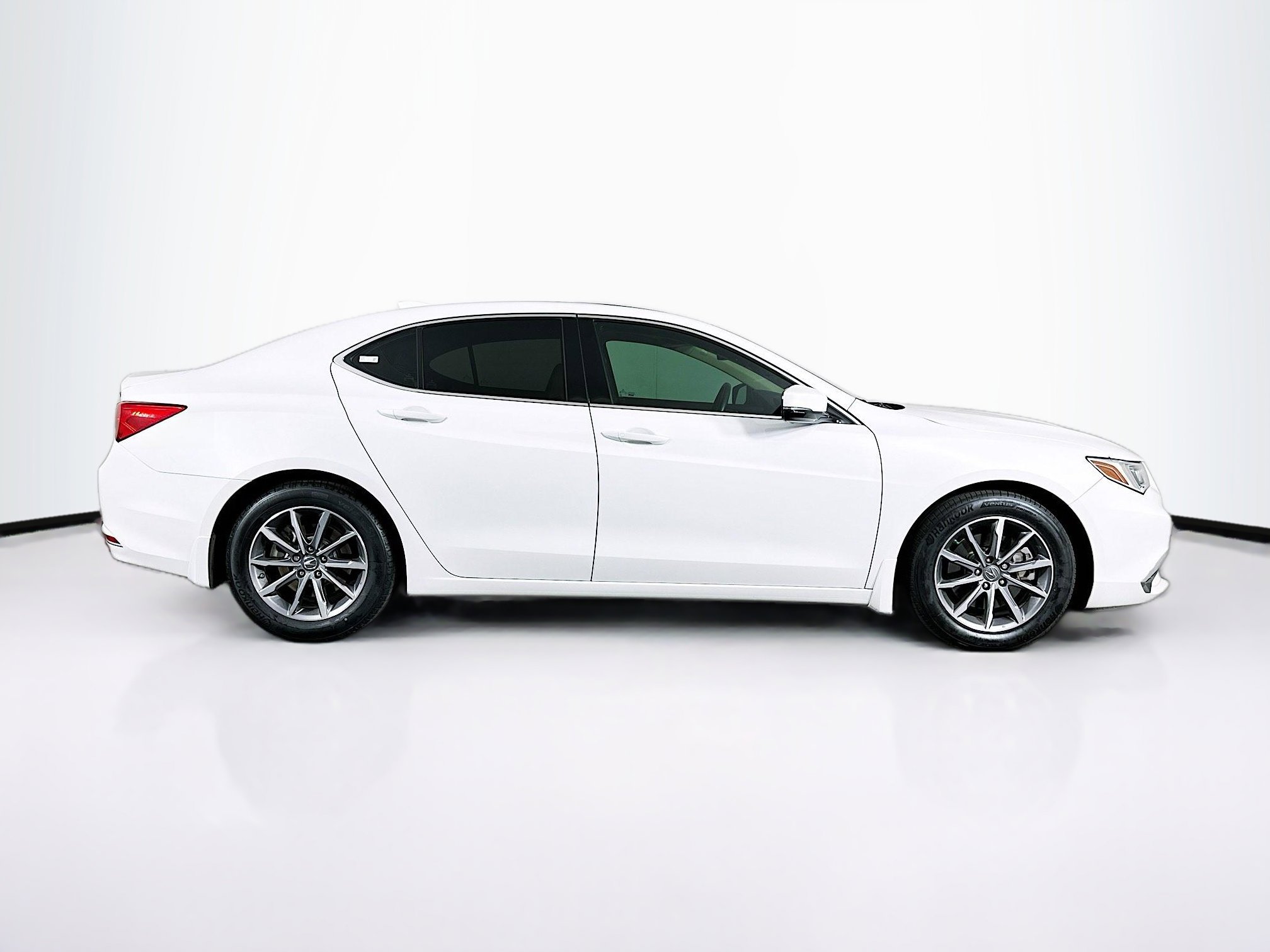 Used 2020 Acura TLX image 10