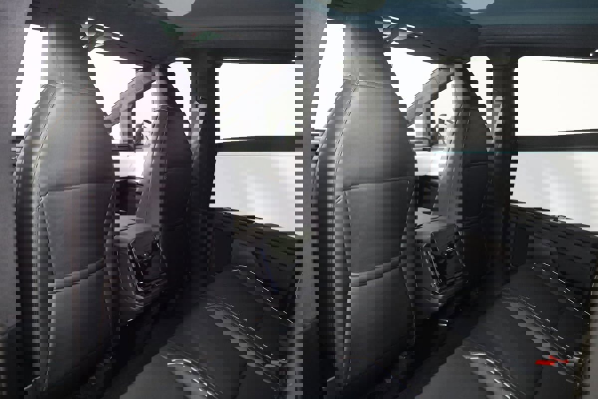 Used 2024 Tesla Cybertruck AWD Crew Cab image 55