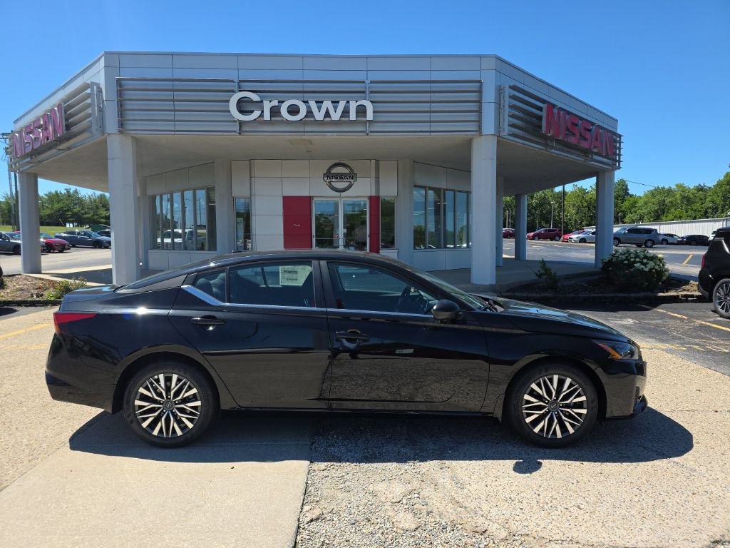 New 2026 Nissan Altima 2.5 SV FWD image 2