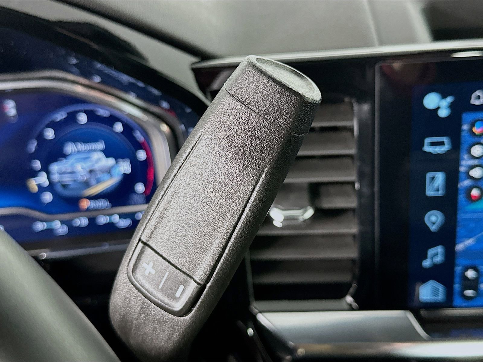 New 2025 Chevrolet Silverado 3500 LTZ w/ LTZ Premium Package image 18