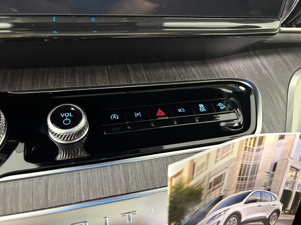 Certified 2026 Ford Expedition Max Platinum w/ Platinum Ultimate Package AWD/4WD image 19