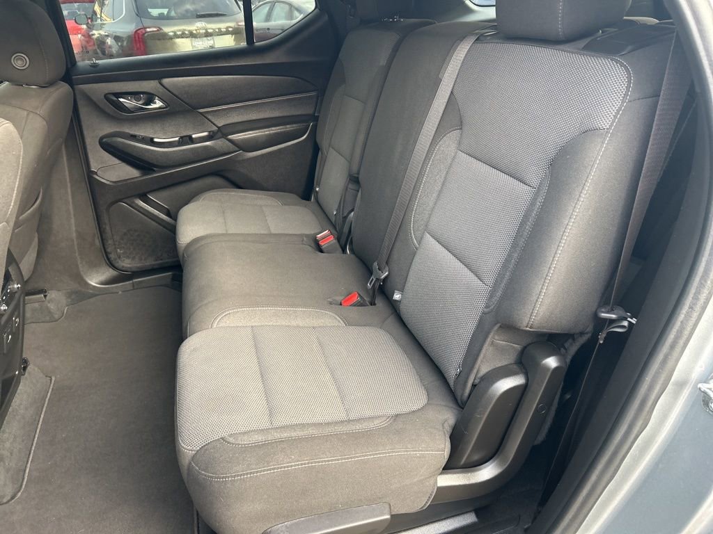Used 2023 Chevrolet Traverse LT FWD image 13