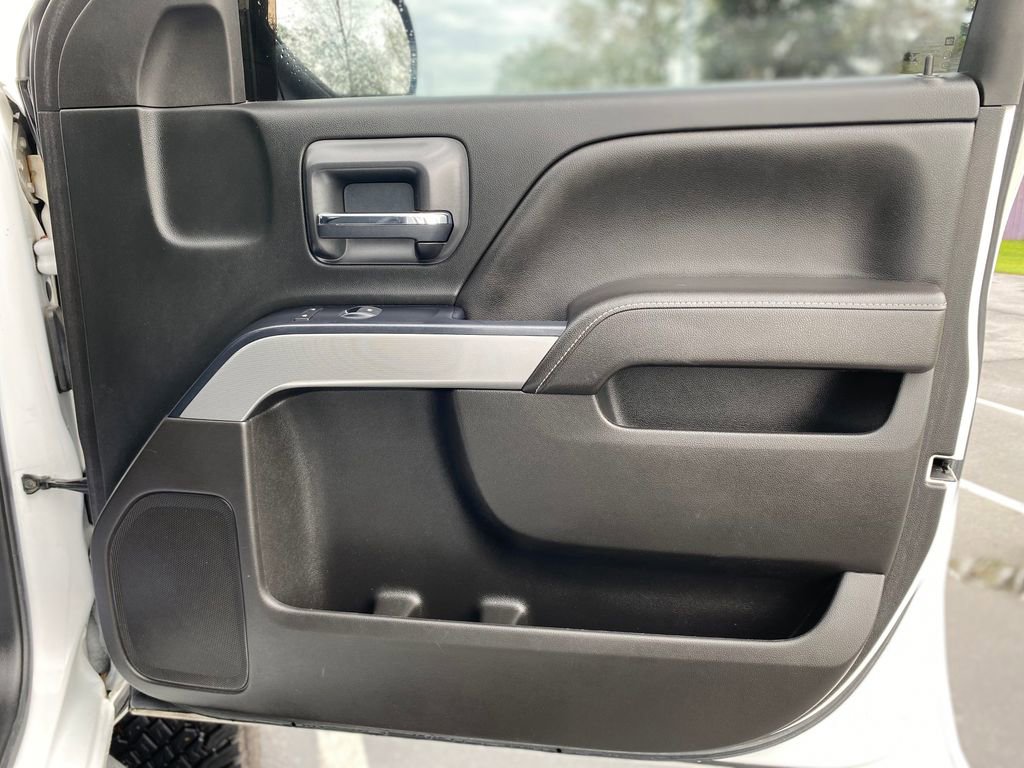 Used 2018 Chevrolet Silverado 1500 LT w/ All Star Edition AWD/4WD image 9