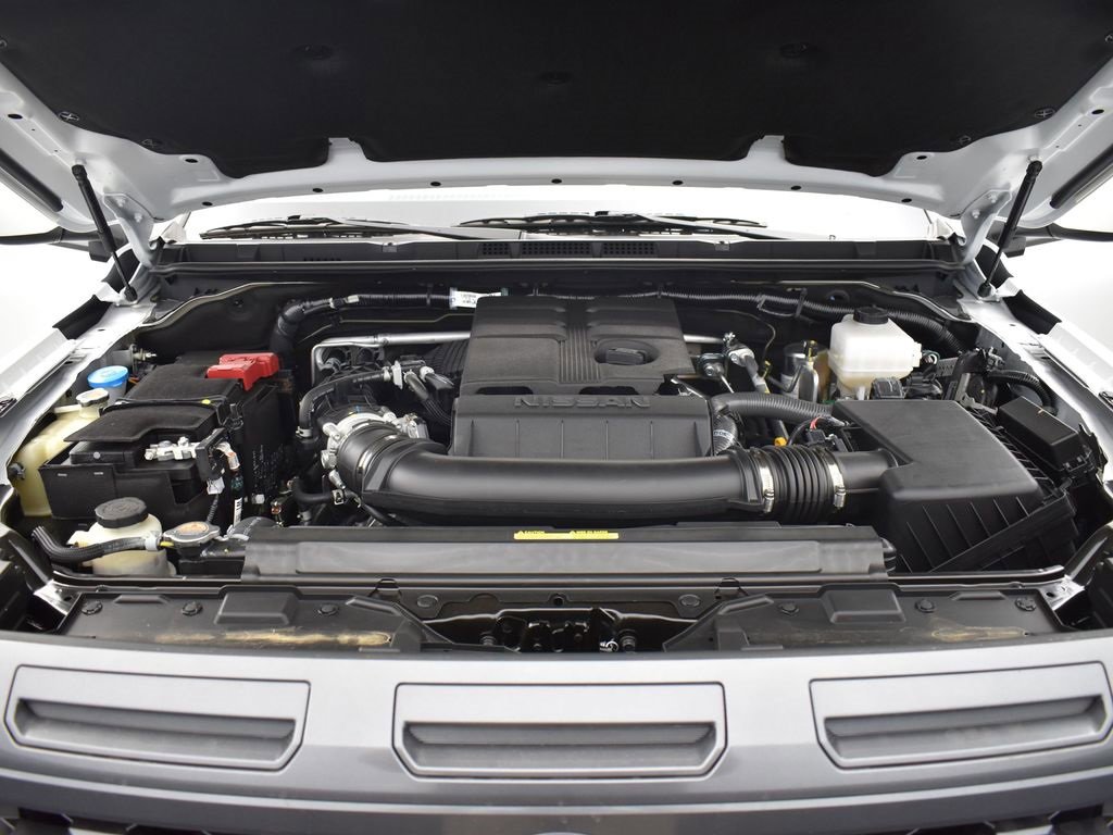 Certified 2025 Nissan Frontier SV image 17