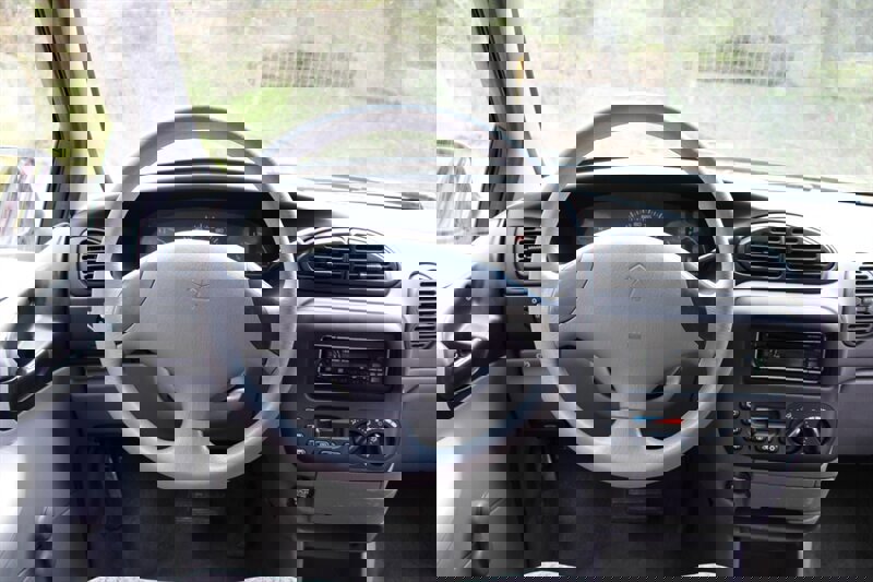 Used 1999 Dodge Caravan image 17