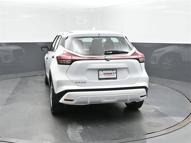 New 2025 Nissan Kicks Play S image 8