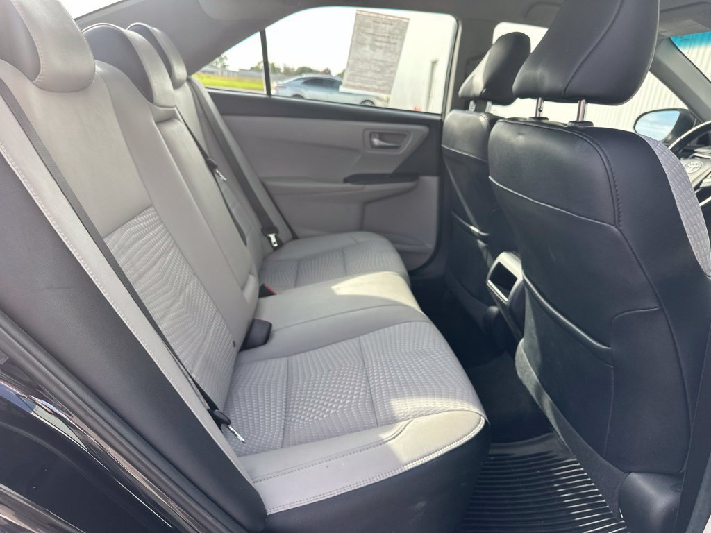 Used 2015 Toyota Camry SE FWD image 22