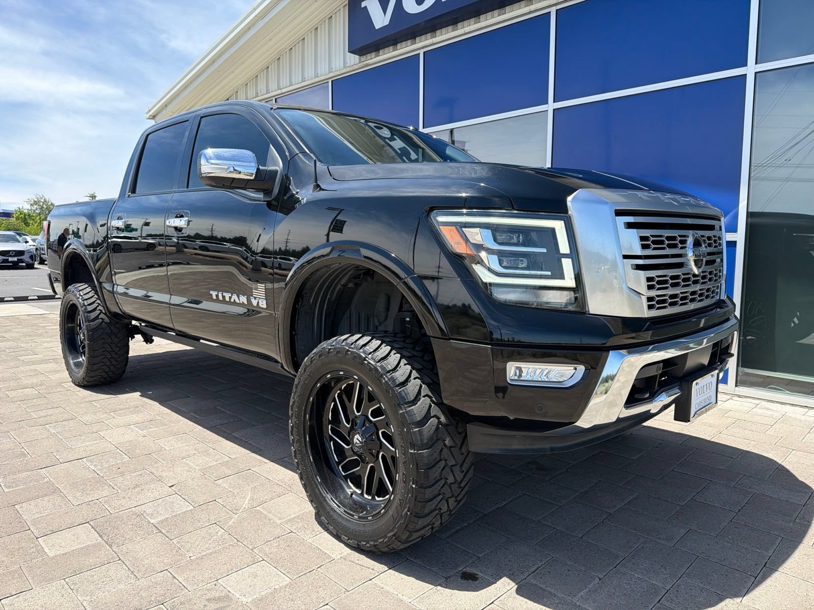 Used 2020 Nissan Titan Platinum Reserve w/ Moonroof Package AWD/4WD image 2
