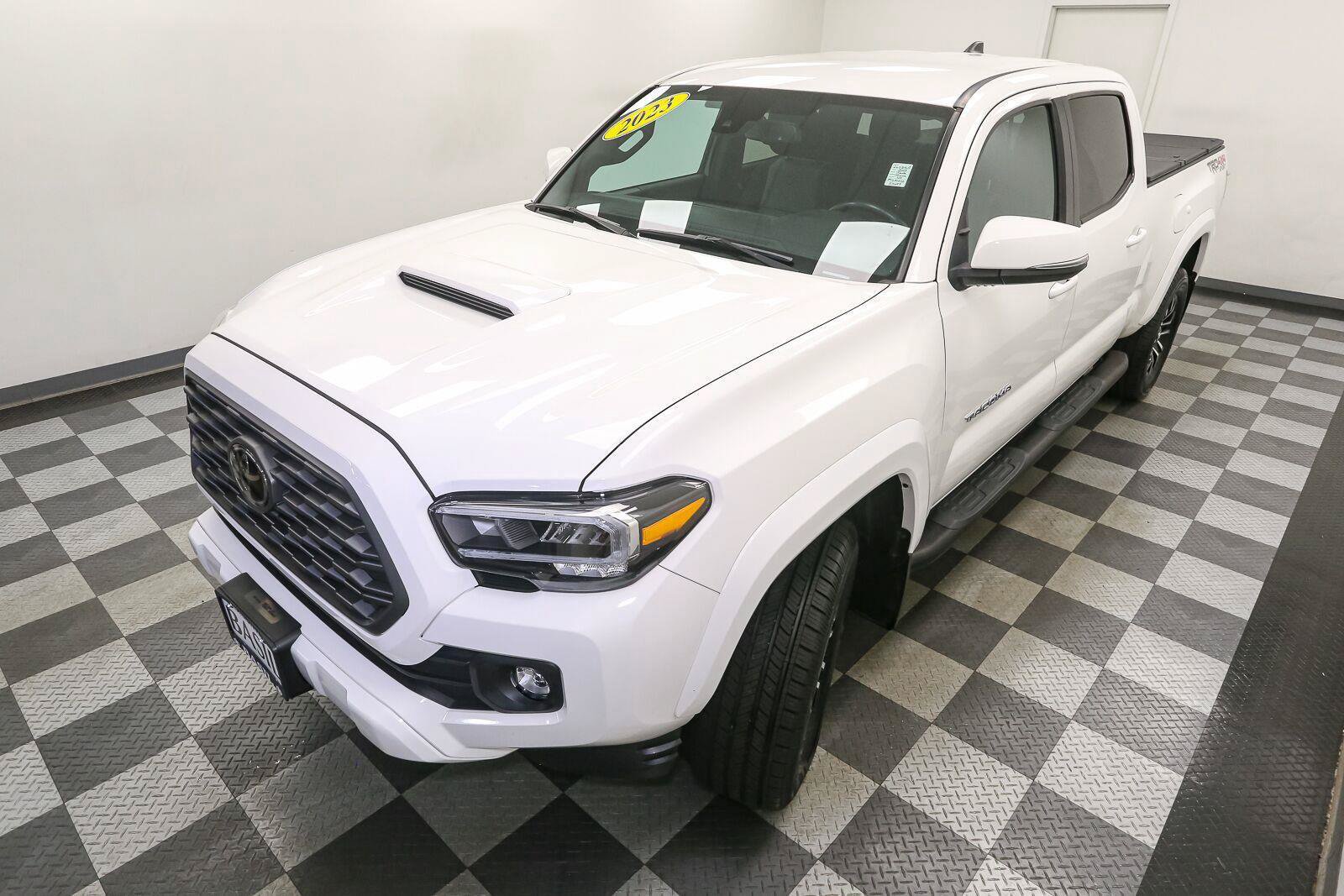 Used 2023 Toyota Tacoma TRD Sport AWD/4WD image 6