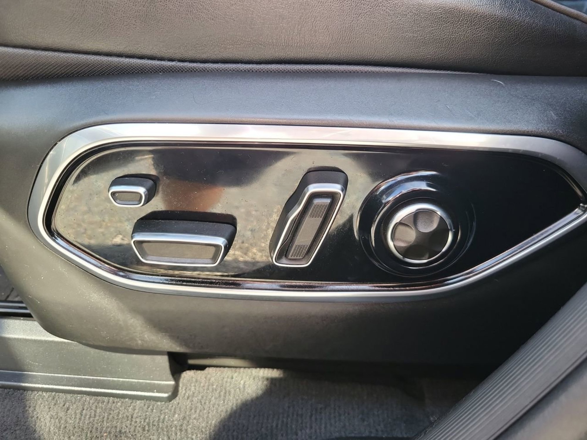 Used 2022 Jeep Grand Cherokee L Overland w/ Luxury Tech Group IV image 20