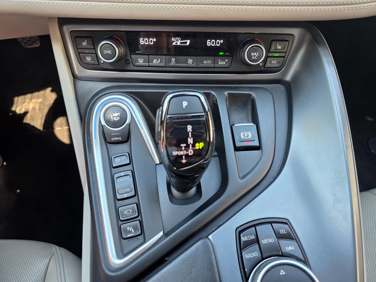 Used 2015 BMW i8 image 26