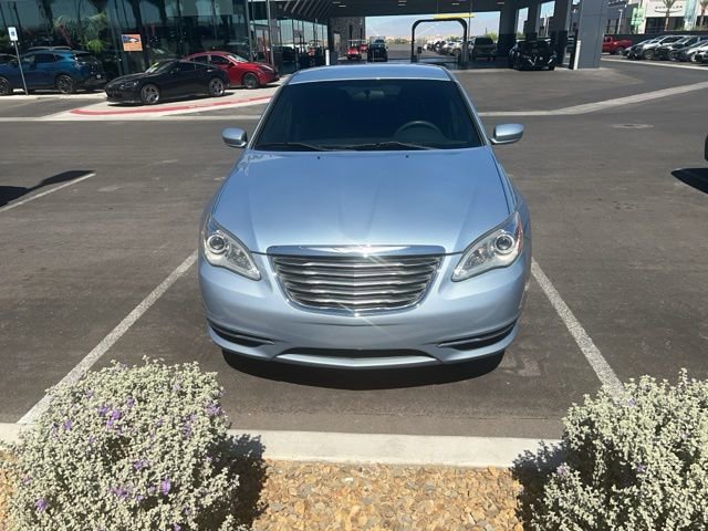 Used 2014 Chrysler 200 LX image 2