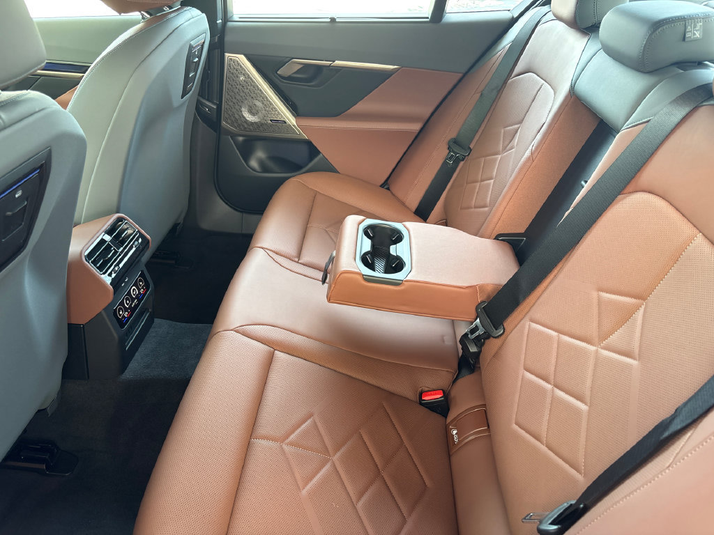 New 2026 BMW 530i w/ Executive Package RWD image 16