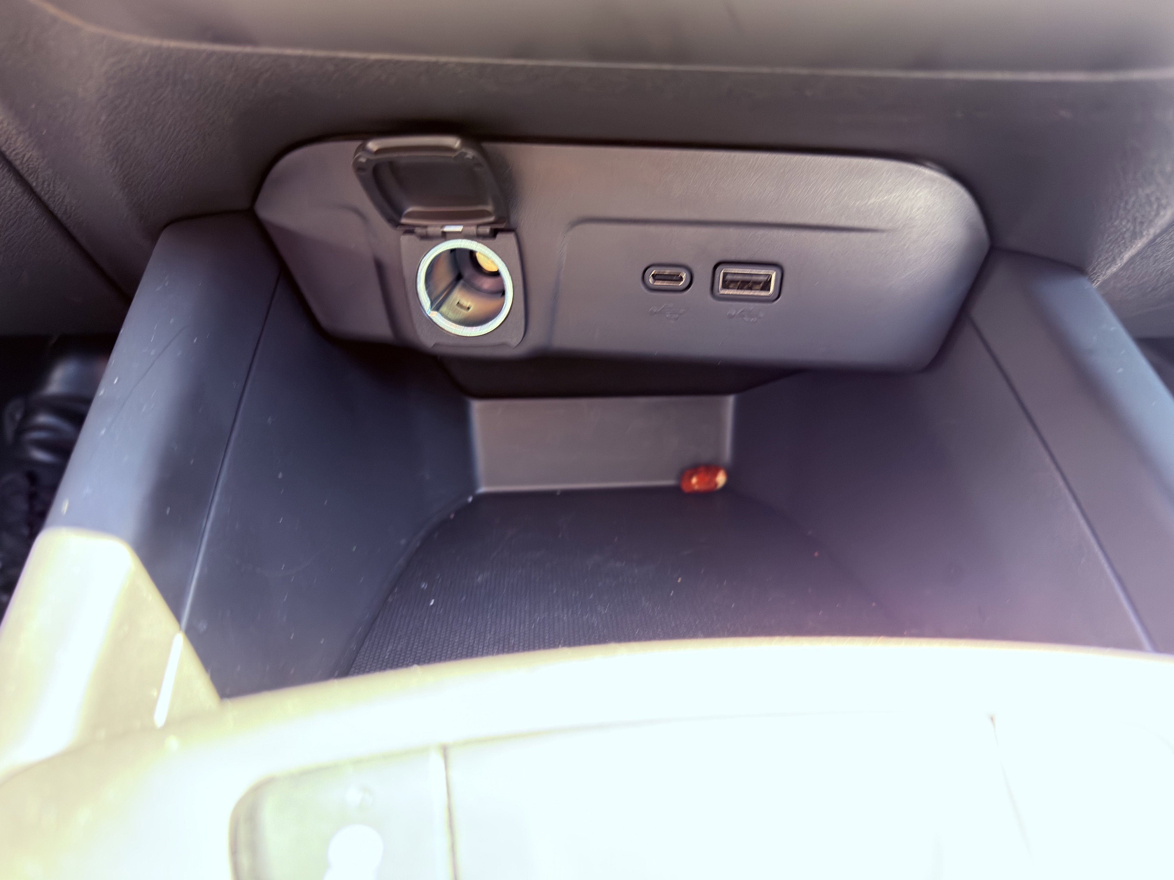 Used 2025 Chevrolet Trax LS FWD image 31