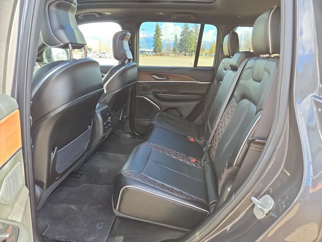 Used 2024 Jeep Grand Cherokee Summit AWD/4WD image 30